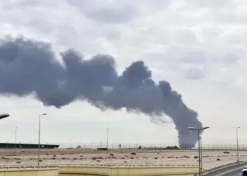 البحرين والكويت تعلنان اعتراض صواريخ ومسيّرات إيرانية وتعزيز الجاهزية العسكرية