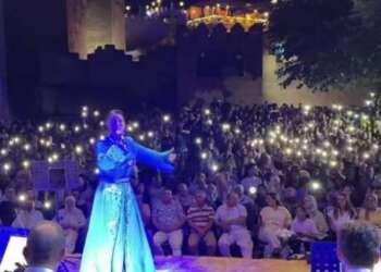 مهرجان صيف بشفشاون لمجلس الإقليمي للسياحة ا يسدل الستار على دورته بحفل فني مميز وحضور جماهيري كبير