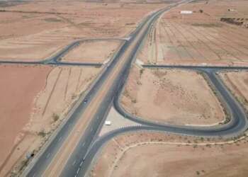الطريق تيزنيت–الداخلة.. شريان جديد يعيد تشكيل خارطة التنقل نحو الجنوب