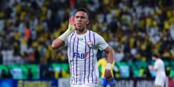 سفيان رحيمي يكتب اسمه بأحرف من ذهب في تاريخ الدوري الإماراتي