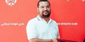 العسري يستعين بجبران لاحتواء أزمة مستودع ملابس الوداد