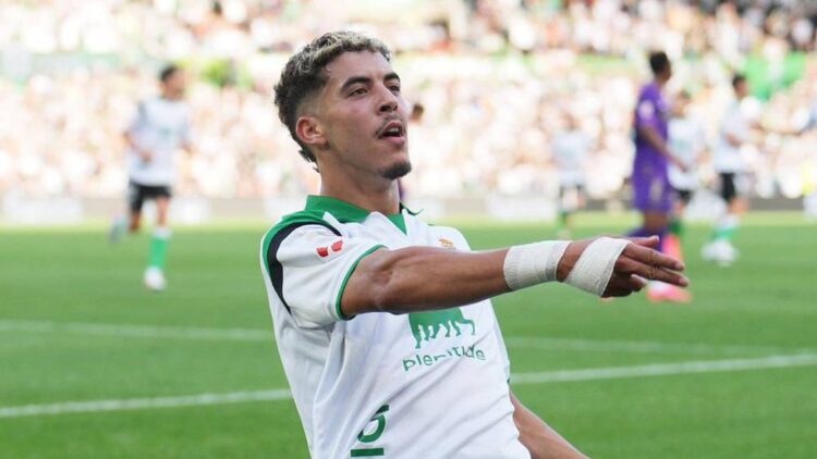ياسر زابيري يتوج لأول مرة بجائزة أفضل لاعب تحت 23 سنة في