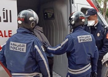 الدار البيضاء.. توقيف 5 أشخاص وحجز أسلحة بيضاء وقنينة سائل حارق على خلفية الشغب الرياضي