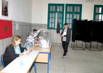 إقبال متواصل على مكاتب التصويت في الدار البيضاء