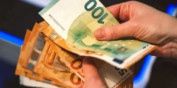 تحويلات مغاربة العالم ترتفع إلى 74.8 مليار درهم مع نهاية يوليوز