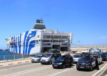 توقيف شرطي وسائق للاشتباه في تهريب 13 كيلوغراماً من الشيرا بميناء طنجة المتوسط