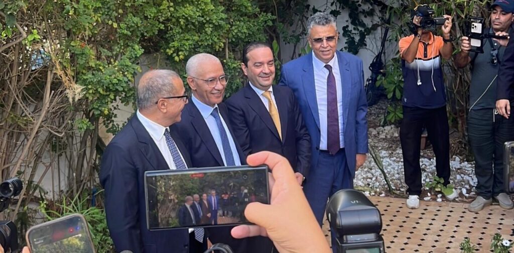 «الأحرار» يطرق باب «البام».. انطلاق مشاورات تشكيل الحكومة الجديدة
