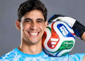 ياسين بونو ينافس كبار حراس العالم على جائزة الكرة الذهبية 2026