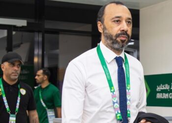 السكتيوي يقود عُمان إلى نصف نهائي «خليجي 27» في تأهل مثير بمعيار