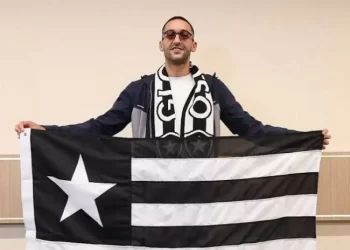 زياش من البرازيل: سعيد بتمثيل العلم المغربي مع بوتافوغو