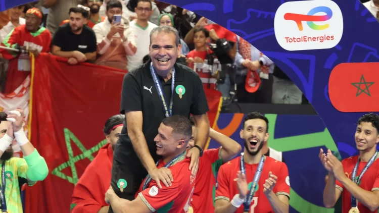 هشام الدكيك: حلم التتويج بكأس العالم يراودني.. والكرة داخل القاعة المغربية تحتاج