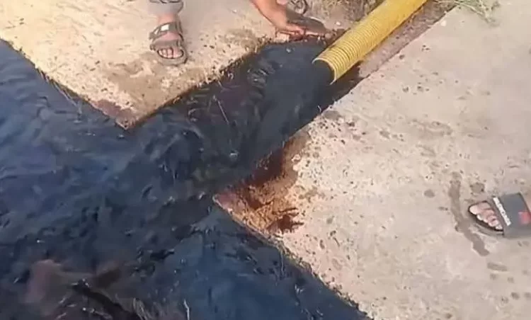 سائل أسود برائحة النفط يثير الاستنفار بعد حفر بئر مائية بإقليم تارودانت