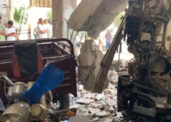 فاس.. شاحنة للنفايات تصطدم بتسع سيارات و«تريبورتور» وتخلف مصابين وخسائر مادية كبيرة