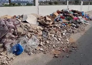 فضيحة بيئية وأخلاقية بمدينة تطوان.. مقبرة إسلامية تتحول إلى مطرح للنفايات ومخلفات