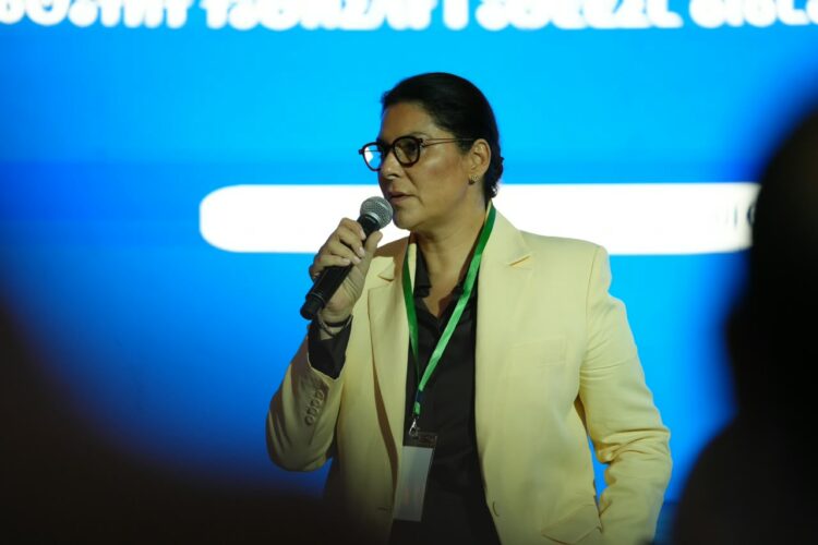 المنصوري تؤجل إعلان الأغلبية الحكومية إلى الأسبوع المقبل بعد نقاشات «البام»