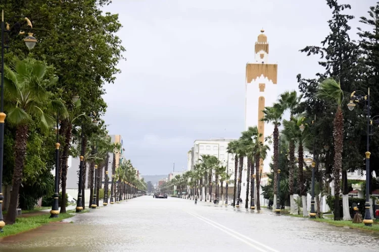 زخات رعدية وقطرات مطرية بعدد من مناطق المغرب اليوم الجمعة