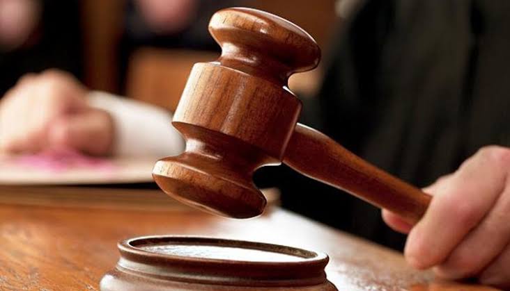 قضت غرفة الجنايات الابتدائية بمحكمة الاستئناف بطنجة، في الساعات الأولى من صباح