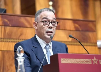 لقجع يكشف إصلاحاً ضريبياً تدريجياً ورفع الحد الأدنى للمعاشات إلى 1700 درهم