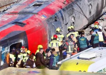 القنصلية المغربية بمدريد: لا ضحايا مغاربة مسجلين في حادث القطارات إلى حدود