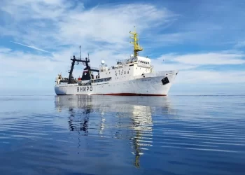 سفينة أبحاث روسية تبدأ مهمة لتقييم الثروة السمكية في المياه الأطلسية المغربية