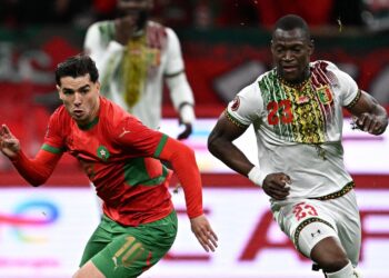 بعثة مالي تحط الرحال بطنجة استعدادا لمواجهة المنتخب المغربي وديا