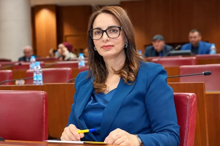 جلالة الملك يقبل طلب رئيسة الحكومة إعفاء ماديحة خيير من مهامها