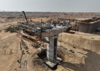 جسر وادي الساقية الحمراء بالعيون يتقدم بنسبة إنجاز بلغت 56 بالمائة