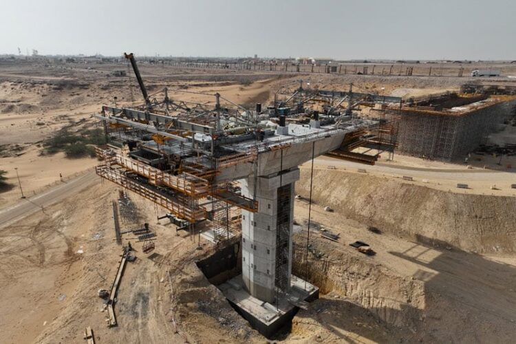 جسر وادي الساقية الحمراء بالعيون يتقدم بنسبة إنجاز بلغت 56 بالمائة