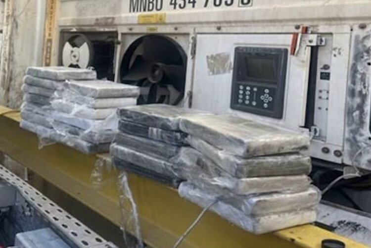 ميناء طنجة المتوسط.. حجز أكثر من 100 كيلوغرام من الكوكايين داخل شاحنة