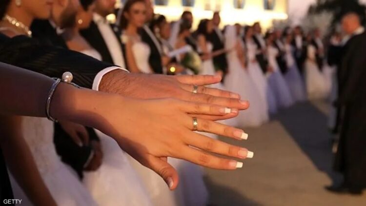الحكومة تتعهد بدعم المقبلين على الزواج بـ5 آلاف درهم وتعزيز حماية الأسرة